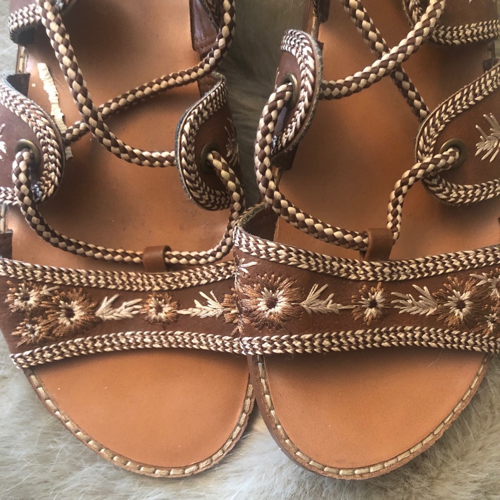 Lace up leg embroidered gladiator sandals - Picture 2 of 3